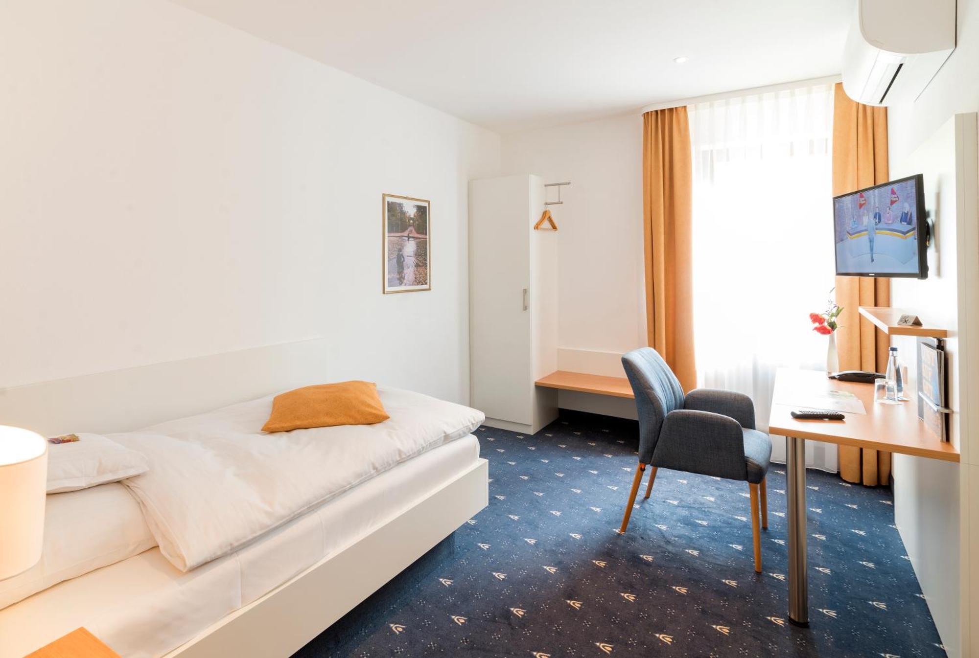 Hotel Adler Post Schwetzingen Kültér fotó